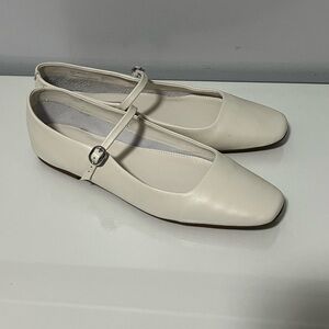 Steve Madden Cream Mary Jane Flats